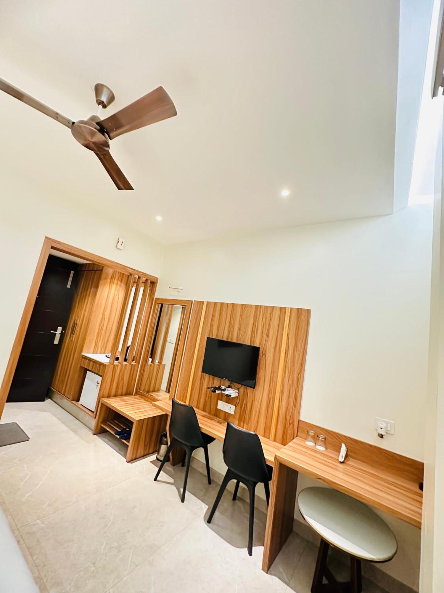 Hotel Lotus Inn Sirsa Luaran gambar